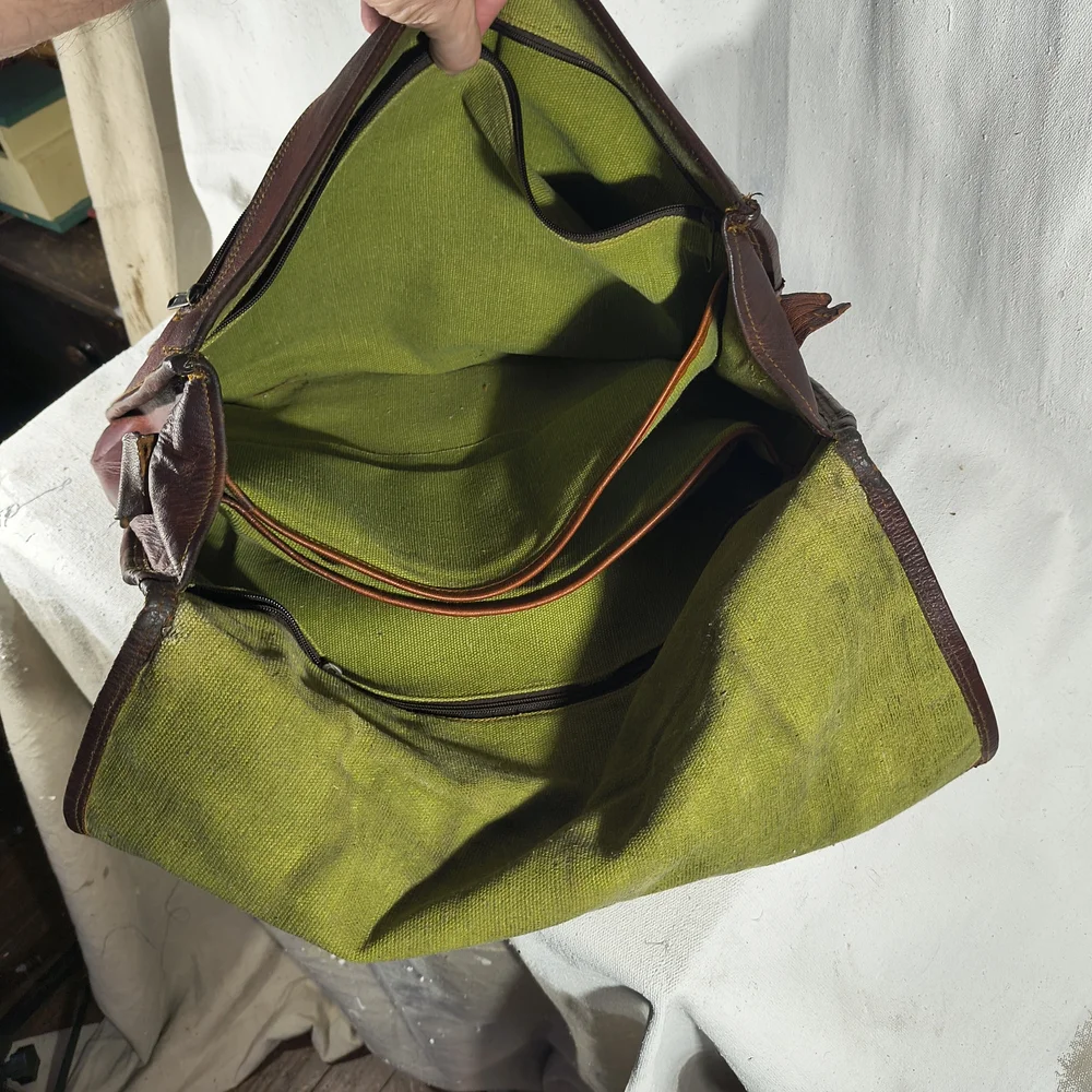 Brown Bag W/ Handle. Fabric Interior 3 Zip Pouches. 16 X 20 X 4 Leather Satchel